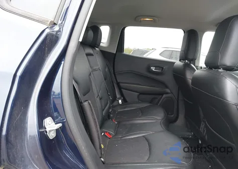 2019 Jeep Compass Latitude 4X4 z USA, uszkodzony, nr VIN 3C4NJDBB3KT807871